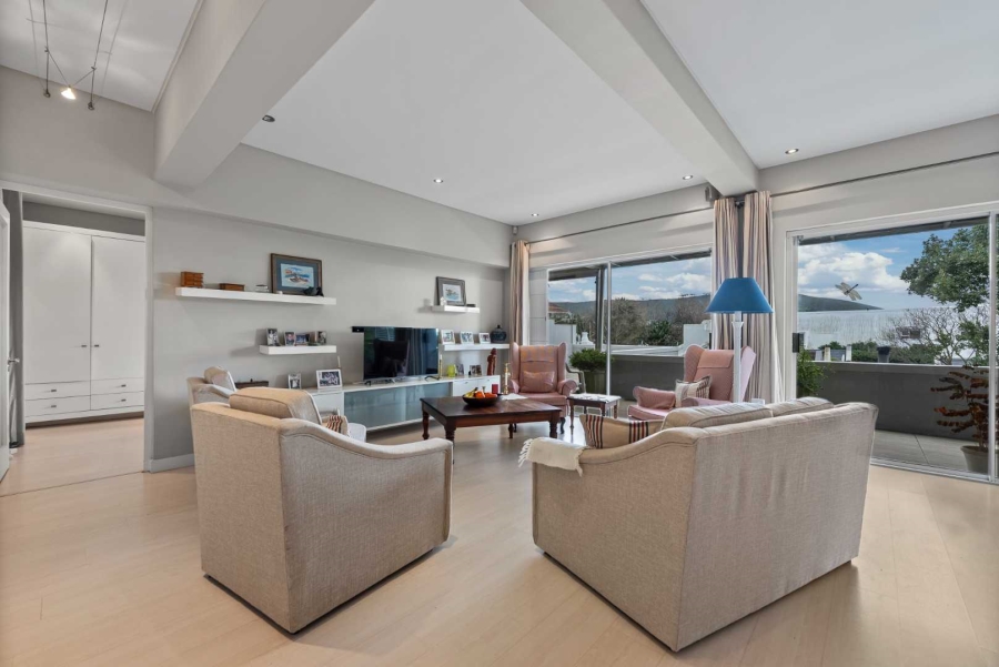 2 Bedroom Property for Sale in Oranjezicht Western Cape